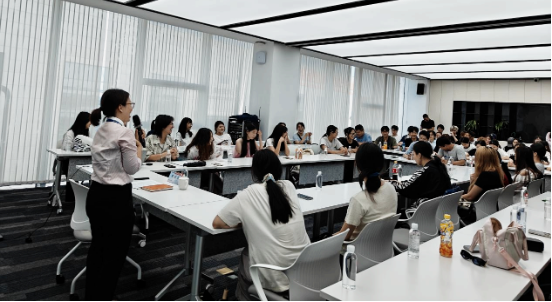 Ymwelwch â Quangong Co, Ltd ac archwilio cyfrinachau gwneud brics deallus