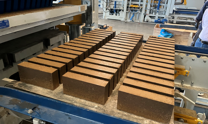 ZN1500 Peiriant Gwneud Brics Cwbl Awtomatig yn Grymuso Cleient Dwyrain Tsieina i Ddefnyddio Adnoddau Slwtsh